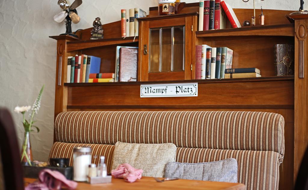Hotel Restaurant Buergerstube Ulmen Exteriör bild